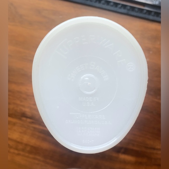 Vintage White Tupperware ,Two Store and Pour with Lids, Tupper Seal, Sweet Saver - Picture 2 of 6